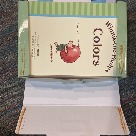 Winnie the Pooh Board Book Collection - Picture 4 of 5